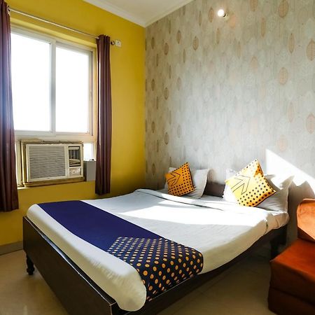 Spot On 72060 Hotel Kaushik Kakarmatha Exterior photo