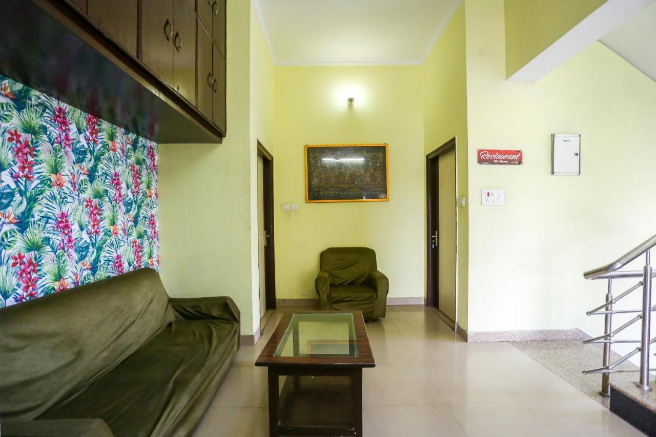 Spot On 72060 Hotel Kaushik Kakarmatha Exterior photo