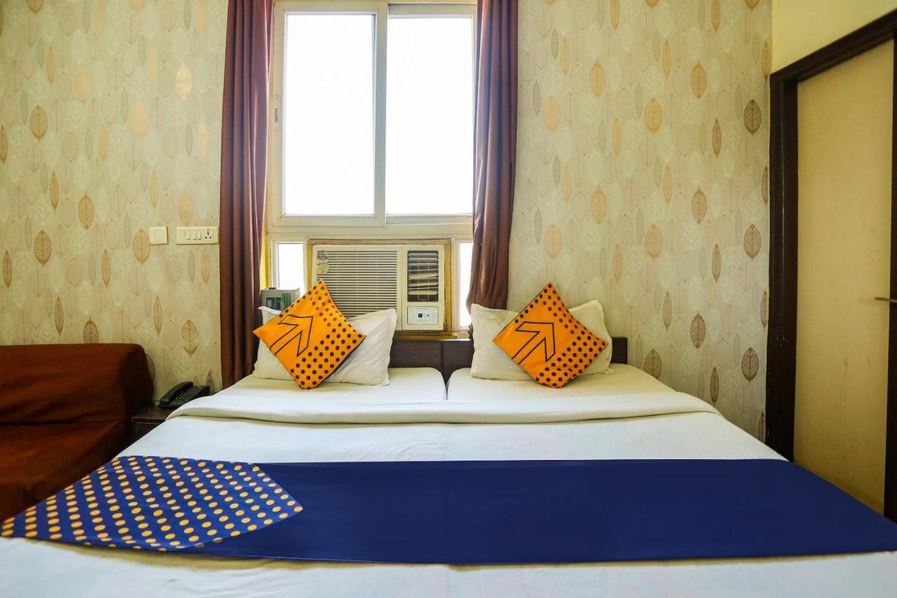 Spot On 72060 Hotel Kaushik Kakarmatha Exterior photo